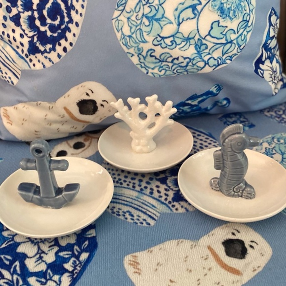 Ceramic ring / jewelry holders - seahorse, anchor, or coral